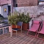 Dom wakacyjny Maison Famille-confort-terrasse Jardin-vue Cathedrale *