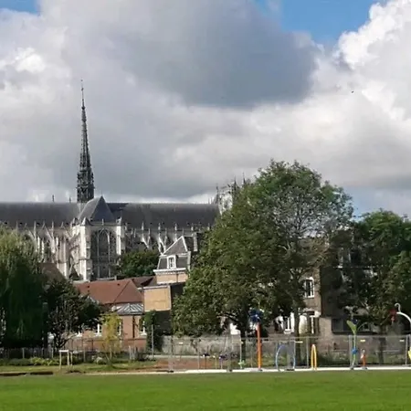 Ferienhaus Maison Famille-confort-terrasse Jardin-vue Cathedrale