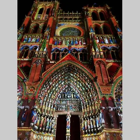 度假居 Maison Famille-confort-terrasse Jardin-vue Cathedrale *