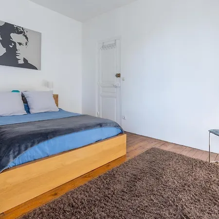 Holiday home Maison Famille-confort-terrasse Jardin-vue Cathedrale Amiens
