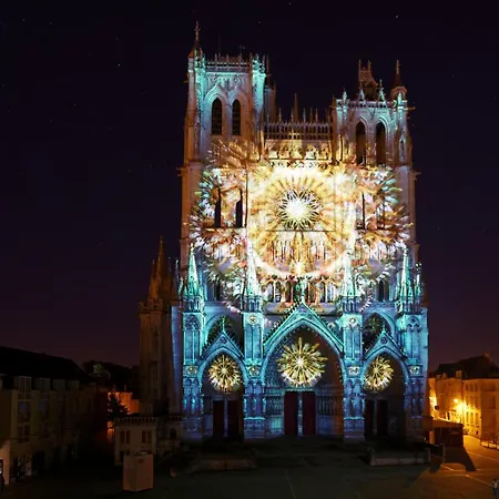 Maison Famille-confort-terrasse Jardin-vue Cathédrale *